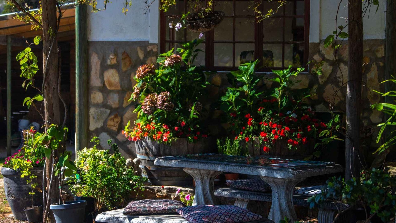 Small Patio Decorating Ideas